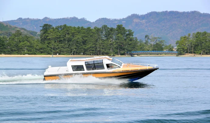 モーターボート