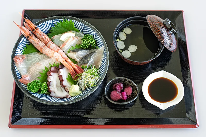 おまかせ海鮮丼